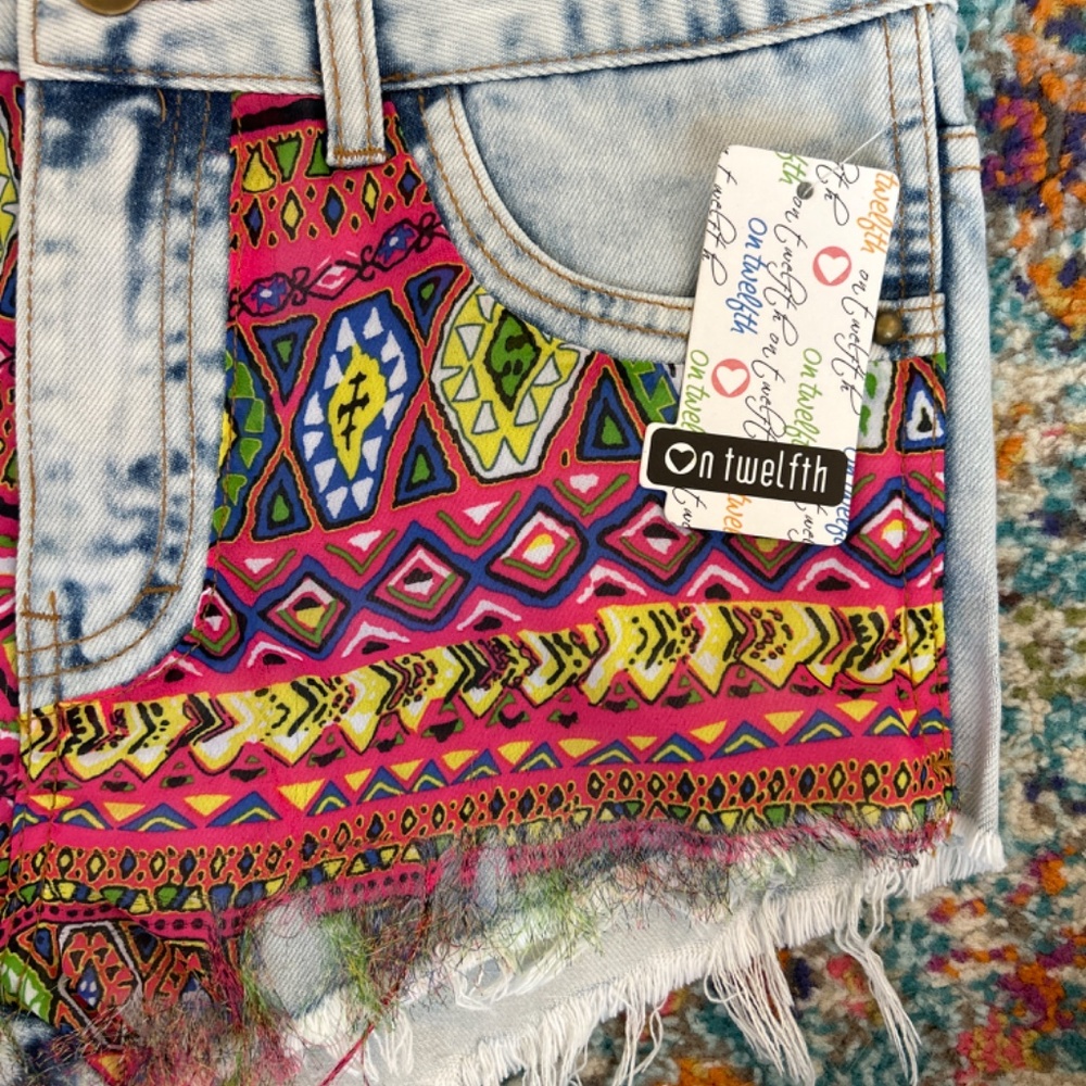 Aztec shorts - Picture 2 of 3